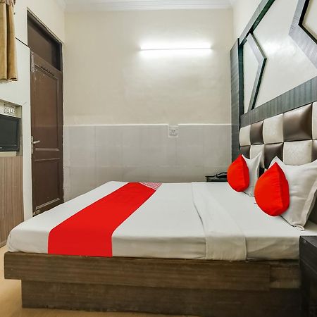 Oyo Hotel Shagun Chandīgarh Екстериор снимка